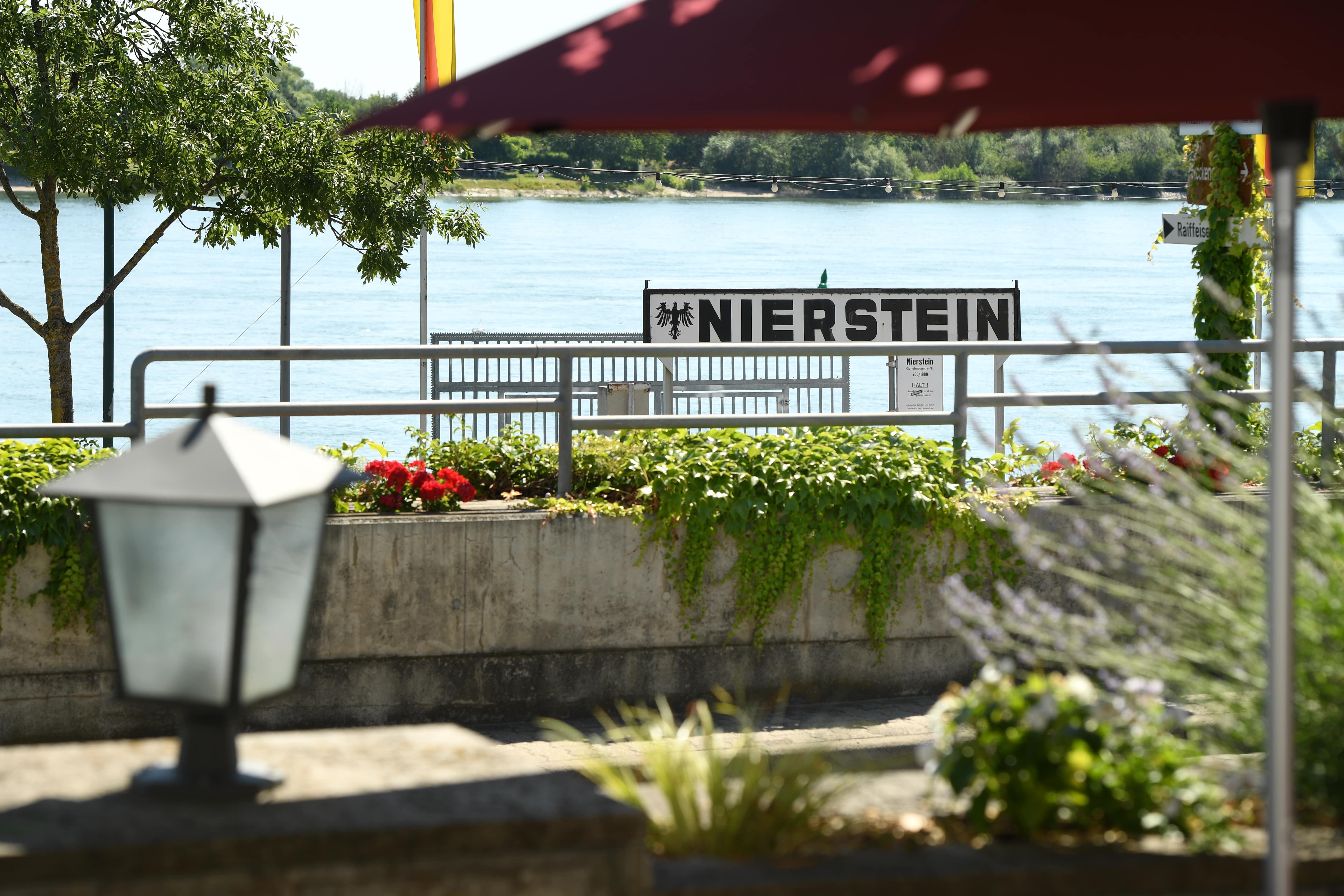 Rhein-Hotel Nierstein Exterior photo